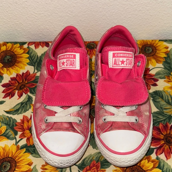 Converse Kids Pink Sneakers size 1 - Picture 3 of 10